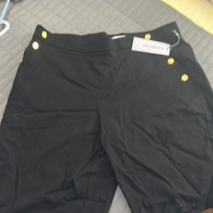 Darling Liz, Claiborne shorts!